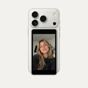 Magnetic selfie monitor attached to a smartphone